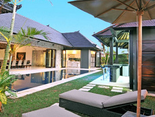 Villa Samudra Raya Бали Екстериор снимка